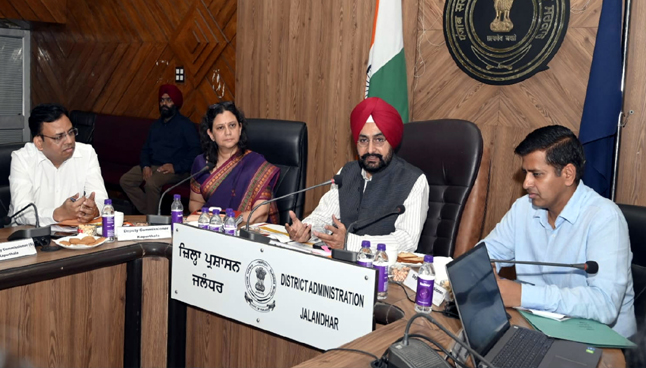 ECI reviews progress of Pre-SIR mapping